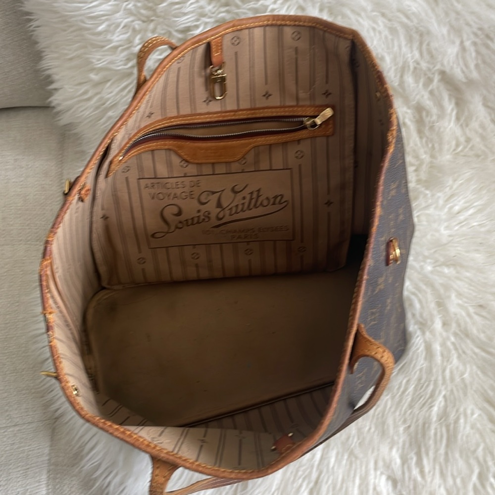 Louis Vuitton MM Neverfull - Picture 17 of 17